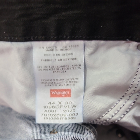 Wrangler Regular Fit Straight Leg Men's Jeans 44X30 Five Star Premium Denim NWT - Picture 5 of 5